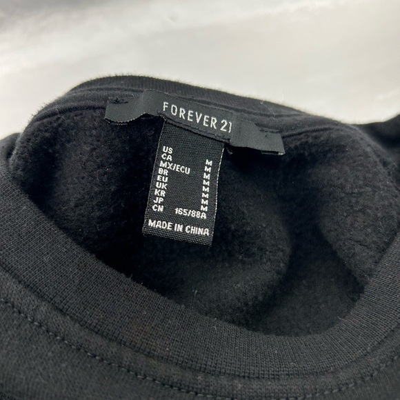 Forever 21 Black Cropped Sweatshirt Size Medium - Picture 3 of 3